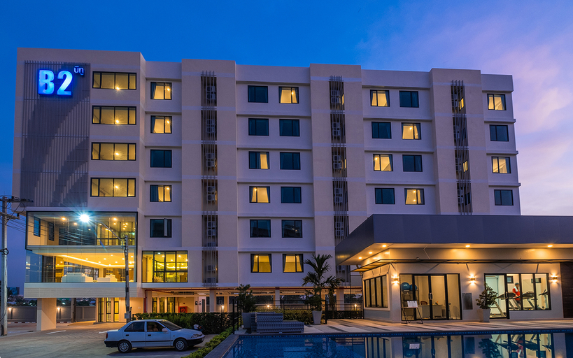 Exterior & Views