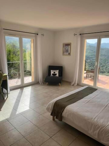 Room 5, la maison CM, Haute-Corse