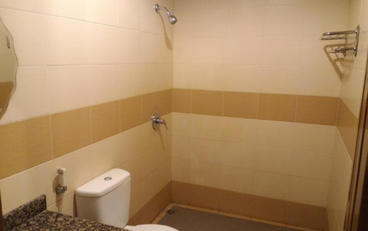 Bathroom 2, Hotel Sentral Jombang, Jombang