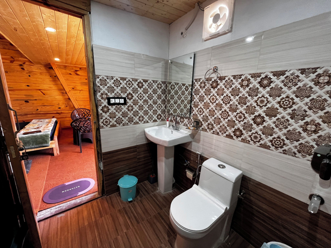 Bathroom 3, The Nirvana Stays, Nainital