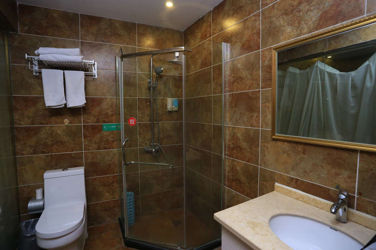 Bathroom 2, Jinyue Business Hotel, Chongqing