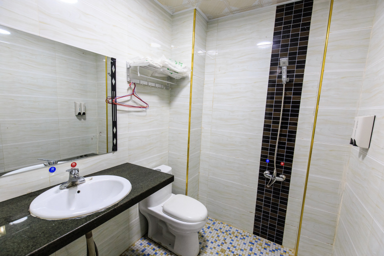 Bathroom 4, Jingyuan Boutique Hotel, Laibin