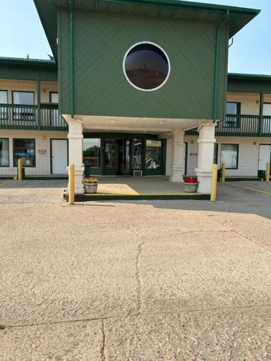 Exterior 3, Good Knight Inn Motel, Division No. 17
