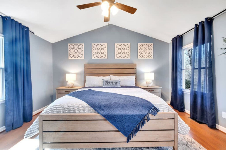 Room 5, Sleeps 24 Hot Tub Game Room Dog Friendly, Buncombe