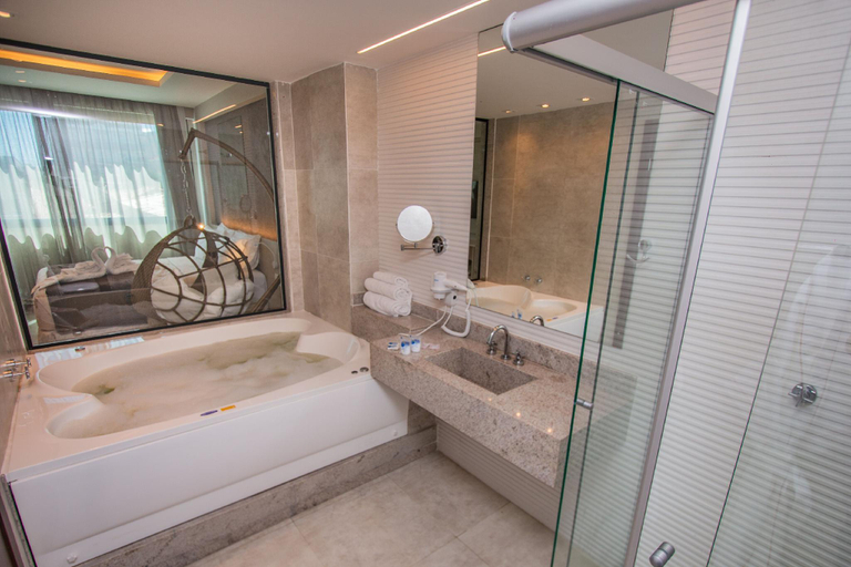 Bathroom 3, Nova Onda Hotel, Cabo Frio