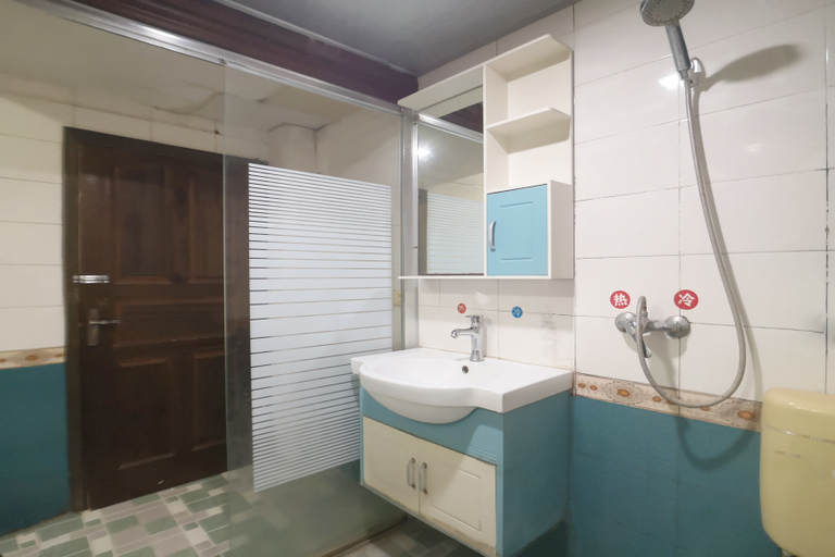 Bathroom 3, Chongqing Hope Hotel (Dazu Chengnan Innovative Elementary School), Chongqing