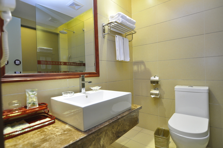Bathroom, TIANYUAN HOTEL, Kunming