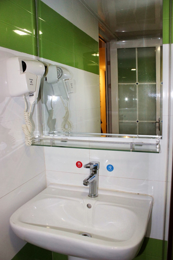 Bathroom 2, 7 Days Inn (Shenzhen Shajing Citizen Square), Shenzhen