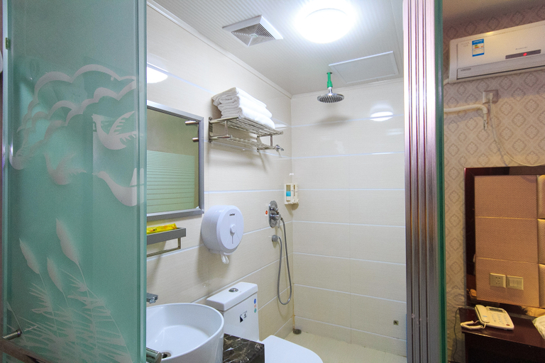 Bathroom 5, Haolin Hotel, Hangzhou