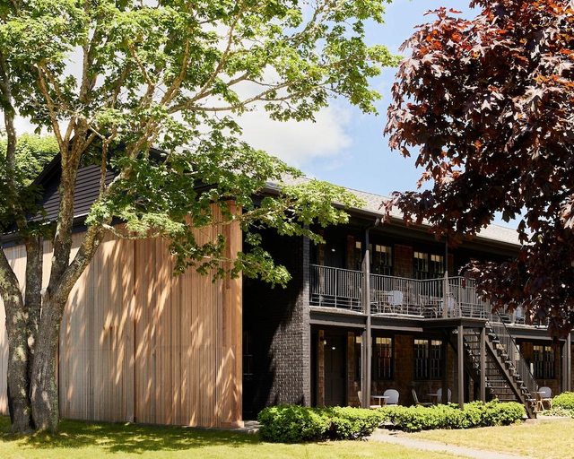 Exterior & Views, Colonial Village, Barnstable