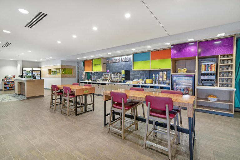 Food & Drinks 5, Home2 Suites by Hilton Queensbury Lake George, Warren