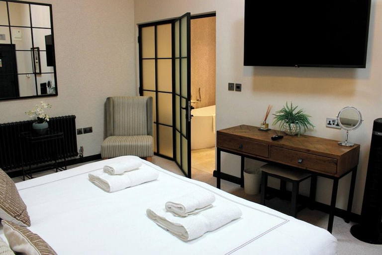 Bedroom 2, The Merchant's Yard, Derbyshire