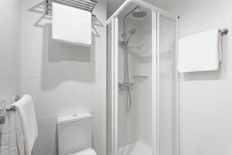 Bathroom 3, Morar Apartments Malasaña, Madrid