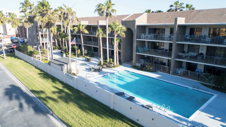 Pool 3, 2BR Half Block to Beach, Pool Hot Tub Patio SPI, Cameron