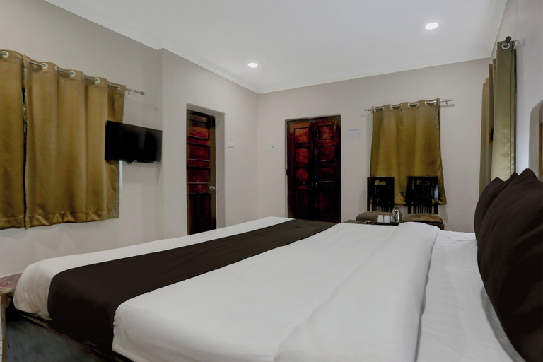 Room 5, Super OYO Collection O Civil Lines, Kaushambi