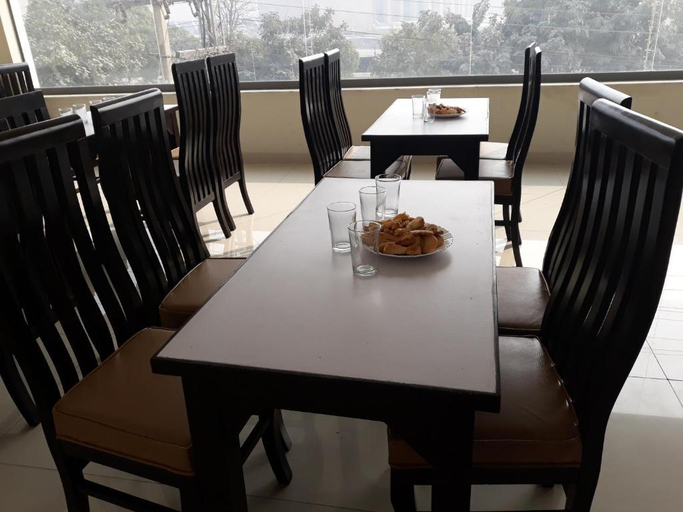 Others 4, Kumail's Continental Hotel, Lahore