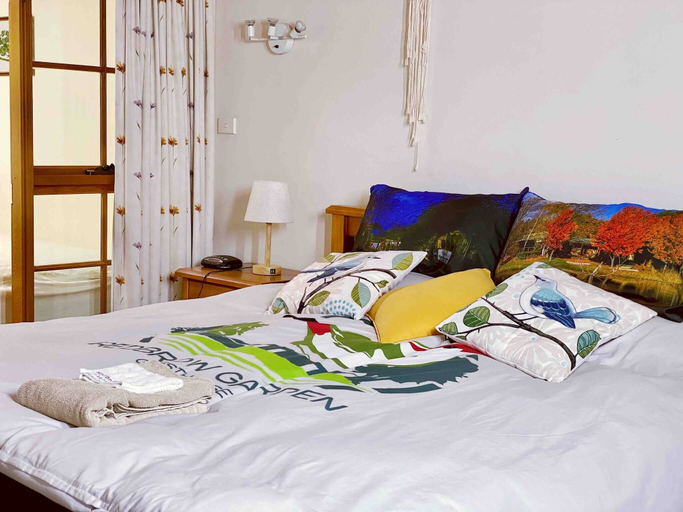 Room 2, Rural Lakeside Retreat at Redbrow Garden, Yass Valley