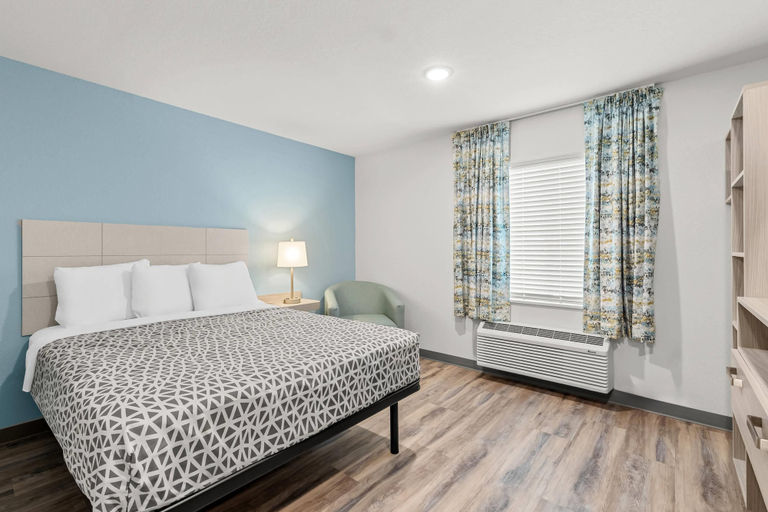 Room 5, WoodSpring Suites Atlanta Canton, Cherokee
