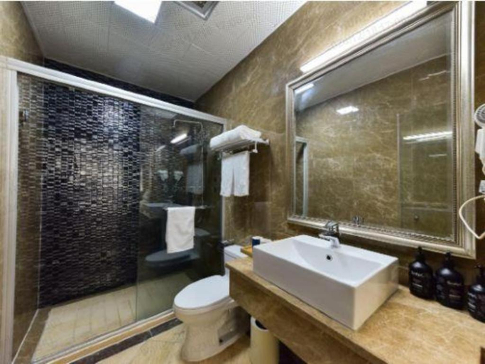 Bathroom 3, Starway Hotel Hongqiao Junction Center Branch, Shanghai
