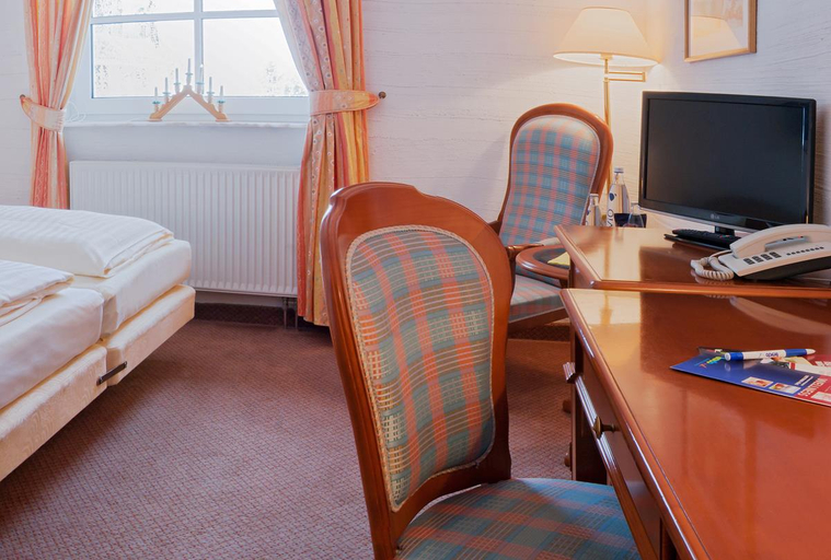 Bedroom 3, Panorama Berghotel Wettiner Hoehe, Erzgebirgskreis