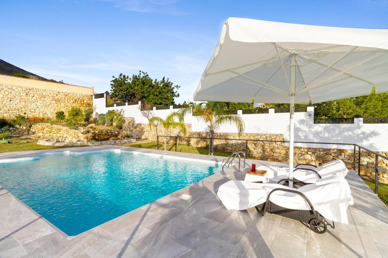 Sport & Beauty 4, Villa Blanca - Luxury Dream Holiday Home, Málaga
