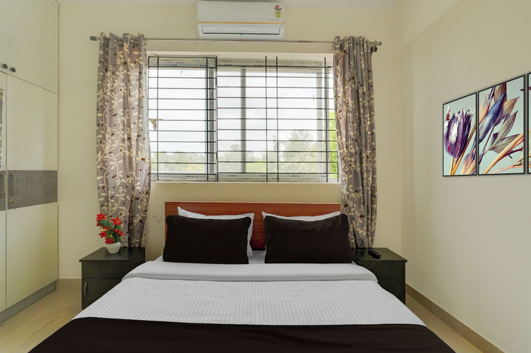 Room 2, Collection O REVA University Rukmini, Bangalore