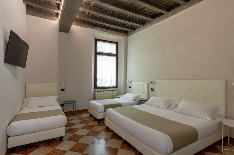 Bedroom 3, Ca' Tazzoli, MantegnaHotels, Mantua