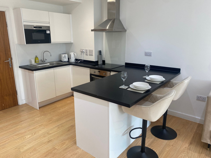 Private kitchen, Executive 1 Bedroom Apartment- East Croydon, London