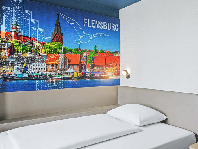 Bedroom 3, B&B HOTEL Flensburg-City, Flensburg