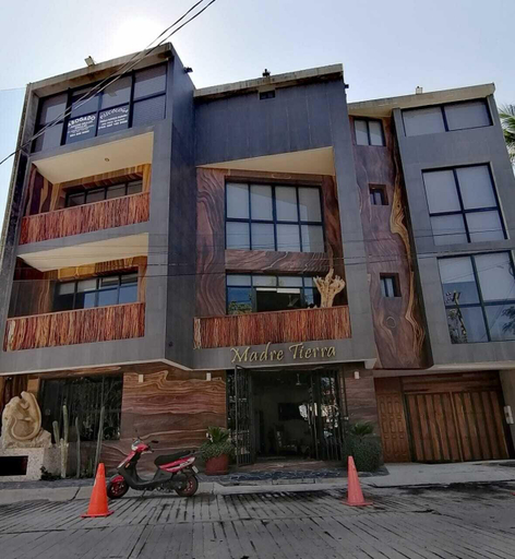 Exterior & Views 1, Madre Tierra Hotel & Coworking, Dist. Pochutla
