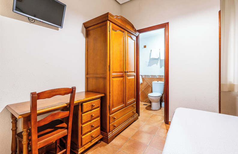 Bedroom 3, Hostal El Pilar, Madrid