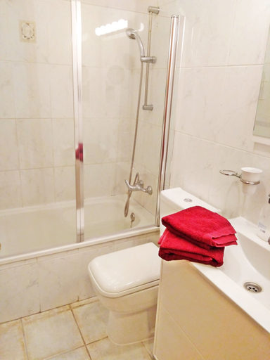 Bathroom, Remarkable 2-bed House in Chayofa With Pool, Santa Cruz de Tenerife