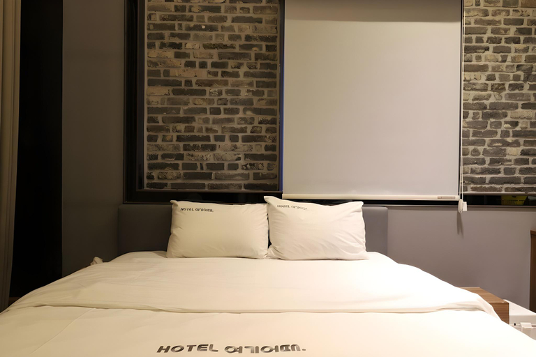 Bedroom 4, ACT Hotel Urban, Buk