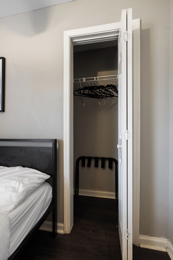 Room 2, Historic CozySuites 4BR 2BA, Jefferson