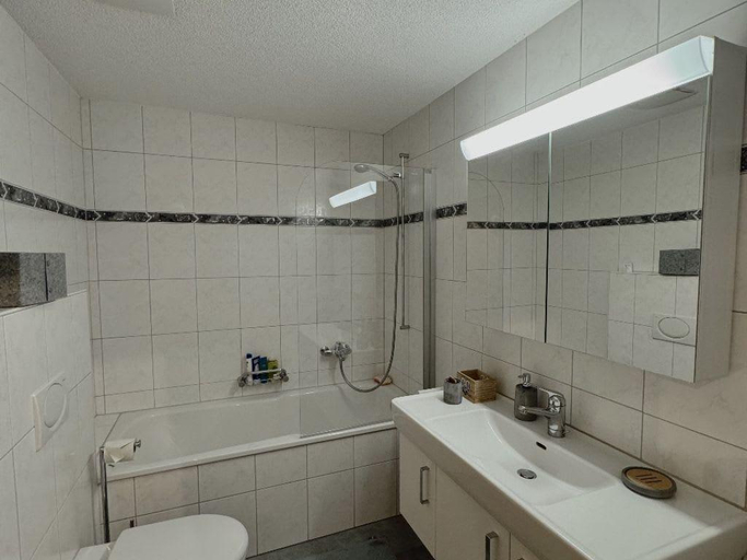 Bathroom 5, Great Apartment Close to the Romantic Arnen Lake, Saanen