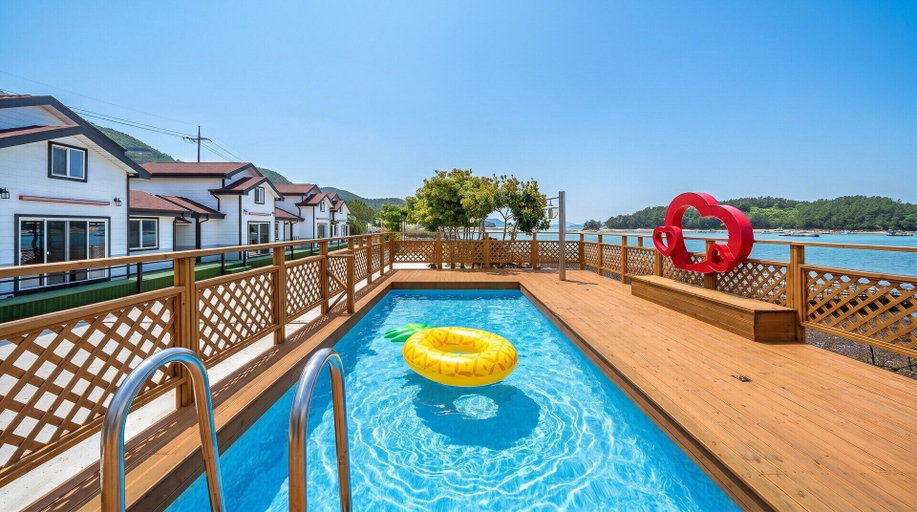 Sport & Beauty 5, Yeosu Dangdangi Dog Family Pension Gold, Yeosu