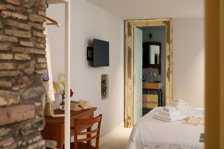 Bedroom 2, La Baronessa B&B, Catania