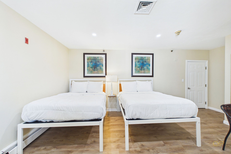 Bedroom 1, Rally Point Inn & Pub, Foxborough