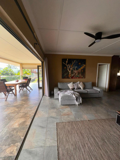 Others 5, Villas Castan