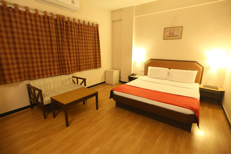 Bedroom 2, Liberty Park Hotel, Chennai
