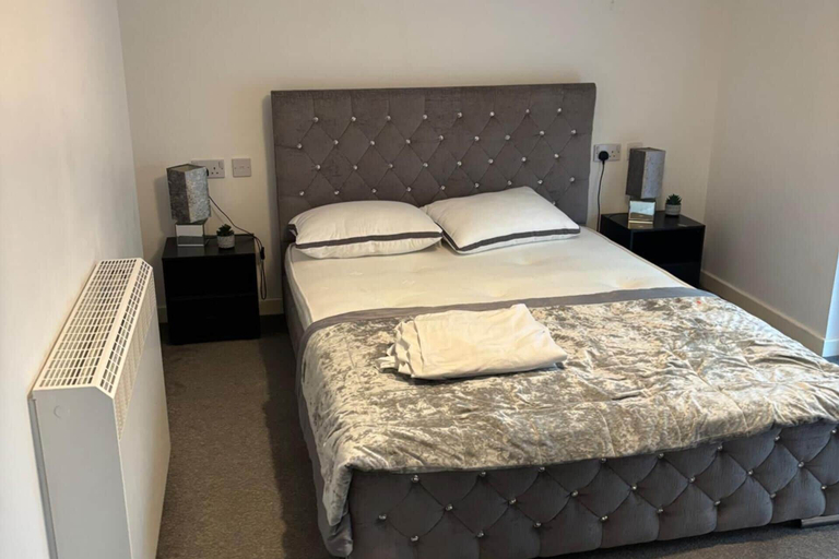 Room 2, One Bedroom Home In Greenwich Peninsular, London