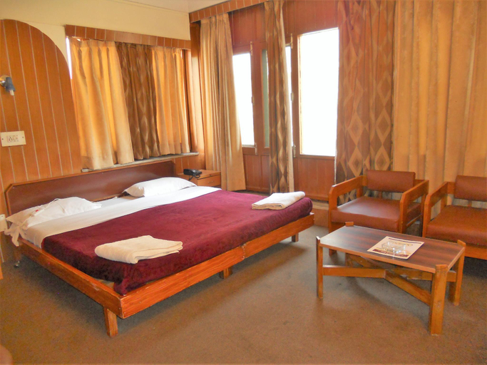 Bedroom 5, Hotel Brown Palace, Srinagar