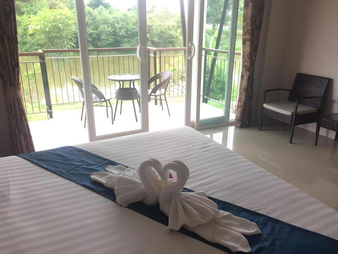 Bedroom 2, Tipparika Riverview Hotel , Hat Yai