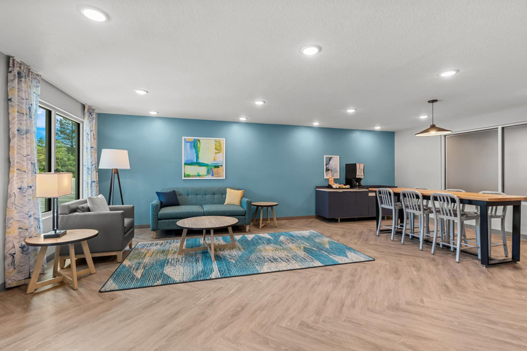Lobby 4, WoodSpring Suites Atlanta Canton, Cherokee