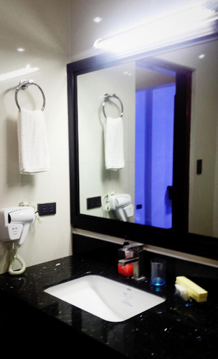 Bathroom 3, NDN Resort & Events Place, Taal lake