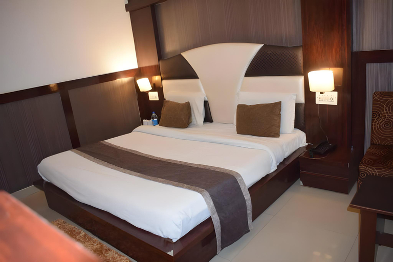 Bedroom 2, Shree Ram hotel, Reasi