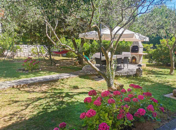 Courtyard 5, Apartments Slavica, Lopar/Supetarska Draga