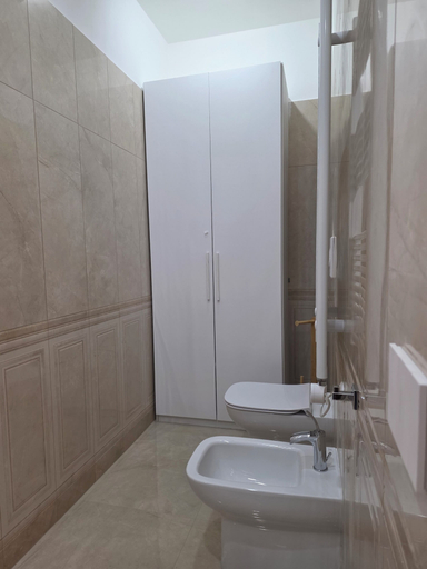 Bathroom 5, Erminia Apartaments, Napoli