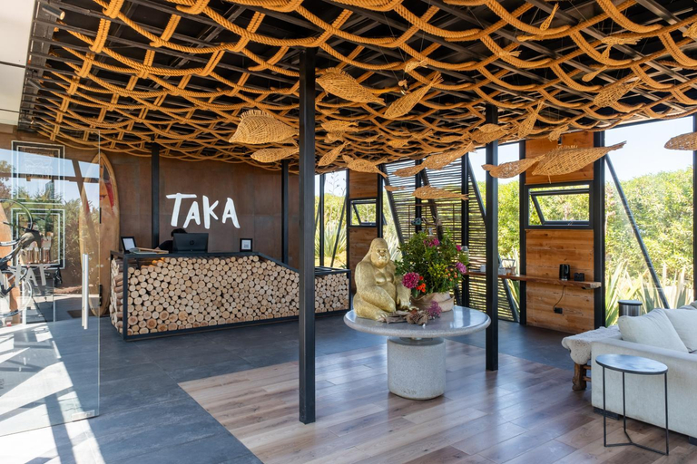 Public Area 2, Taka Matanzas, Cardenal Caro