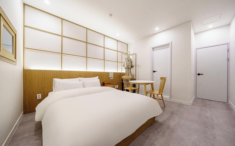Room 3, Ryokan style hotel The Red Dragonfly, Bupyeong